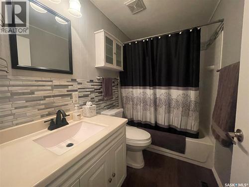 22 West Road, Kindersley, SK - Indoor Photo Showing Bathroom