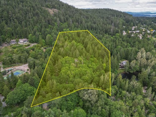 8278 Thomson Pl, Central Saanich, BC 