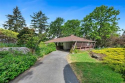 3564 James Hts Saanich, BC V8P 3R5