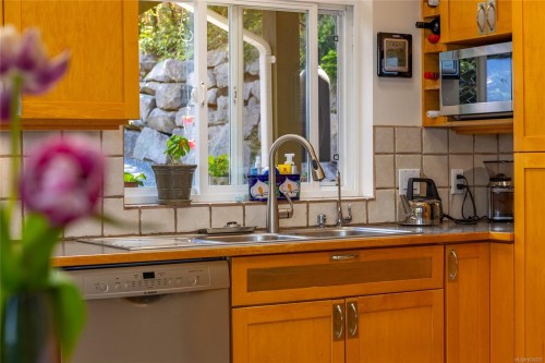 1602 Chart Dr, Pender Island, BC 