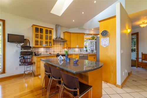 1602 Chart Dr, Pender Island, BC 