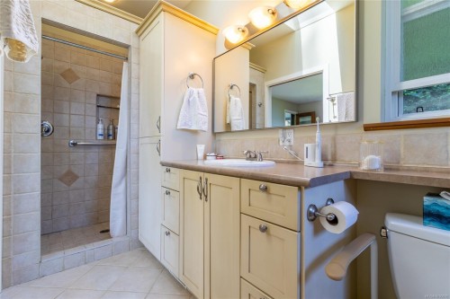 1602 Chart Dr, Pender Island, BC 