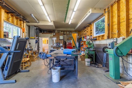 1602 Chart Dr, Pender Island, BC 