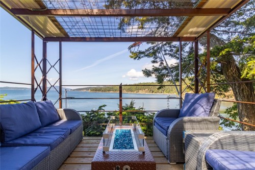 1602 Chart Dr, Pender Island, BC 