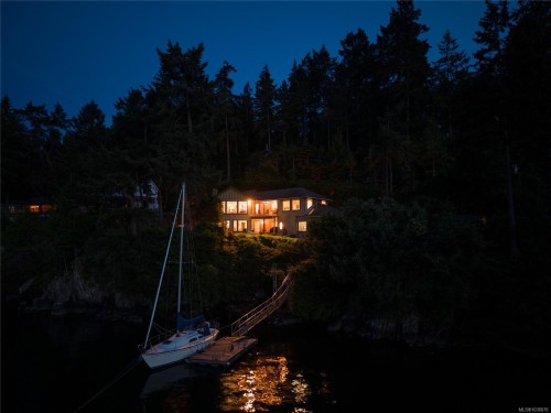 1602 Chart Dr, Pender Island, BC 