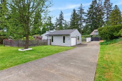 375 Georgia Crt Comox, BC V9M 2W2