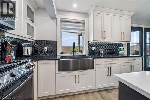 50 Faith Drive, Mapleton, ON - Indoor Photo Showing Kitchen