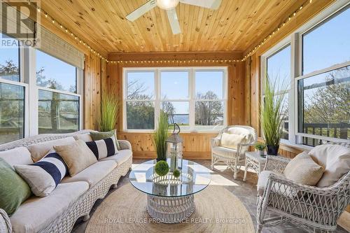 31 Price Street E, Brighton, ON - Indoor Photo Showing Living Room