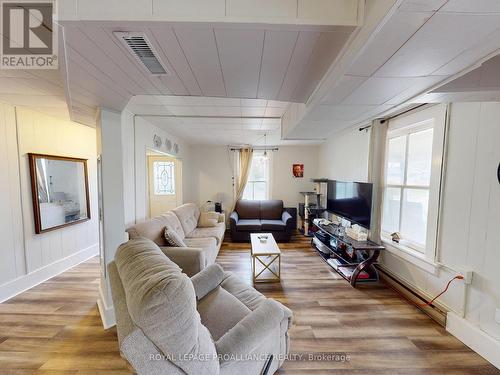 83 College Street, Deseronto (Deseronto (Town)), ON - Indoor Photo Showing Living Room