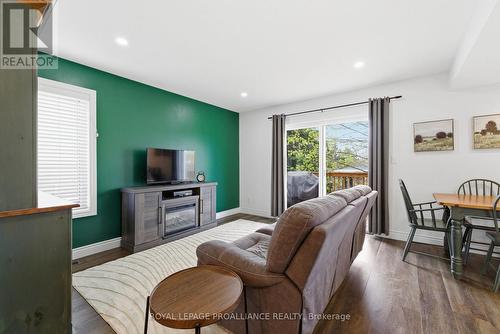 18 Rabbit Road, Brighton, ON - Indoor Photo Showing Living Room