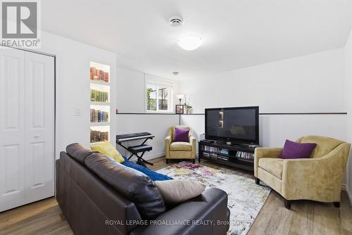 18 Rabbit Road, Brighton, ON - Indoor Photo Showing Living Room