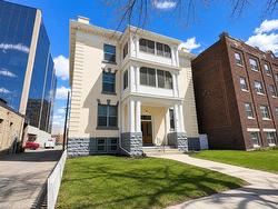 1 85 Kennedy Street  Winnipeg, MB R3C 1S5