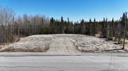 882 Ch. du Lac-Arthur S.  Amos, QC J9T 3A3