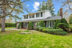 1915 Rue de la Duchesse  Saint-Bruno-De-Montarville, QC J3V 3M1