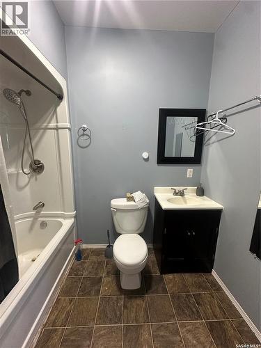 106 2Nd Avenue Se, Norquay, SK - Indoor Photo Showing Bathroom