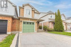 7 CATKINS CRESCENT Whitby, ON L1R 3A2