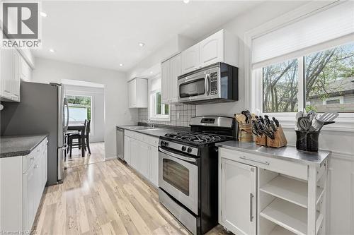 712 Auburn Crescent, Burlington, ON - Indoor Photo Showing Kitchen