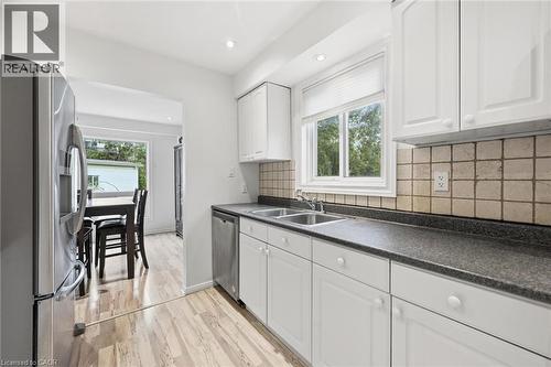 712 Auburn Crescent, Burlington, ON - Indoor Photo Showing Kitchen With Double Sink