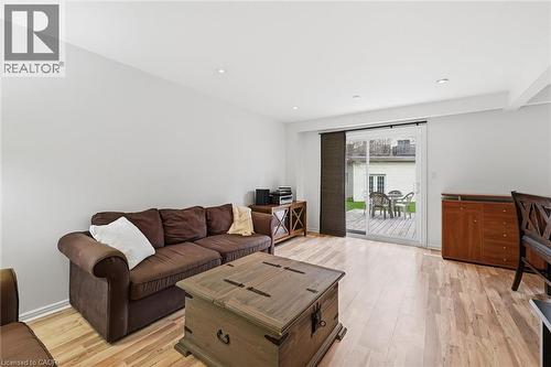 712 Auburn Crescent, Burlington, ON - Indoor Photo Showing Living Room