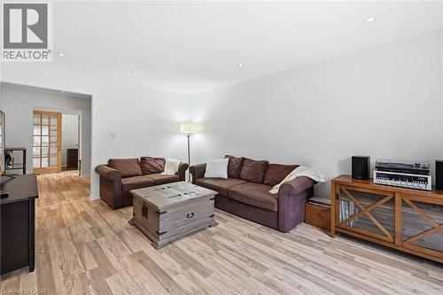 712 Auburn Crescent, Burlington, ON - Indoor Photo Showing Living Room