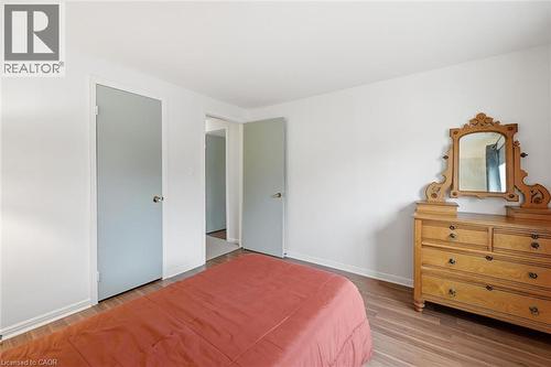 712 Auburn Crescent, Burlington, ON - Indoor Photo Showing Bedroom