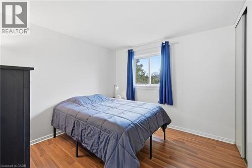 712 Auburn Crescent, Burlington, ON - Indoor Photo Showing Bedroom