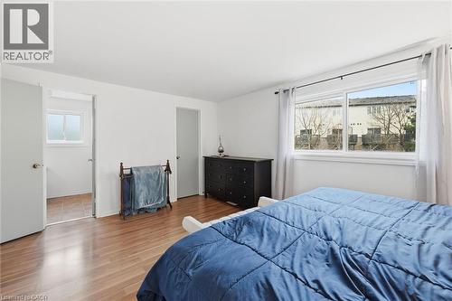 712 Auburn Crescent, Burlington, ON - Indoor Photo Showing Bedroom