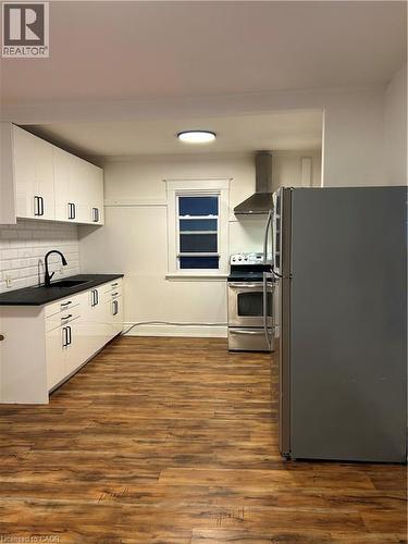 3 Balmoral Avenue S Unit# 2, Hamilton, ON - Indoor Photo Showing Kitchen