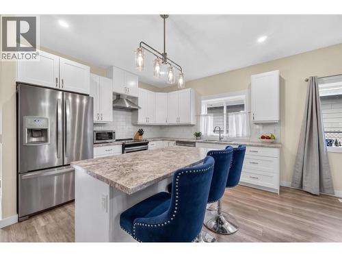 1123 Willow Row, Sicamous, BC - Indoor Photo Showing Kitchen With Upgraded Kitchen