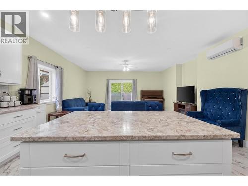 1123 Willow Row, Sicamous, BC - Indoor Photo Showing Kitchen