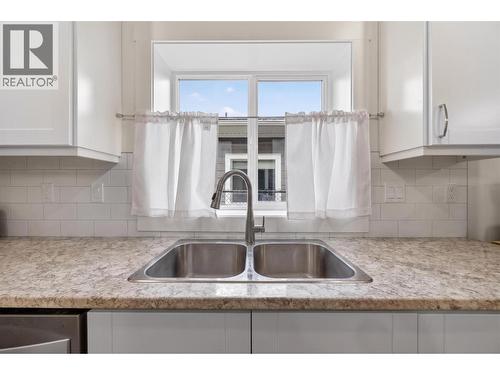 1123 Willow Row, Sicamous, BC - Indoor Photo Showing Kitchen With Double Sink
