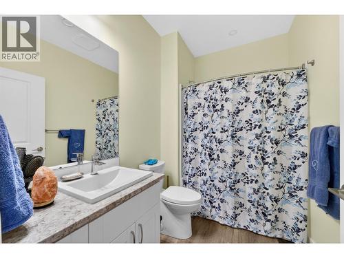 1123 Willow Row, Sicamous, BC - Indoor Photo Showing Bathroom