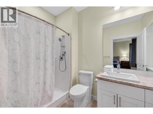1123 Willow Row, Sicamous, BC - Indoor Photo Showing Bathroom