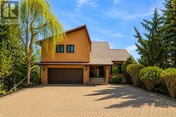 575 PARK CRESCENT  Pickering, ON L1W 2E1