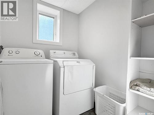 620 8Th Avenue Ne, Swift Current, SK - Indoor Photo Showing Laundry Room