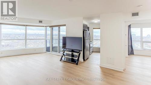 1508 - 151 VILLAGE GREEN SQUARE  Toronto, ON M1S 0K5