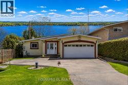 2683 LAKESHORE ROAD E Oro-Medonte, ON L0L 1T0