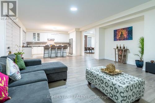 47 Daffodil Road, Springwater, ON - Indoor Photo Showing Living Room