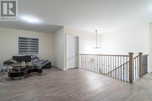 47 Daffodil Road, Springwater, ON - Indoor Photo Showing Other Room
