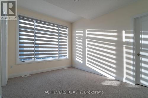47 Daffodil Road, Springwater, ON - Indoor Photo Showing Other Room