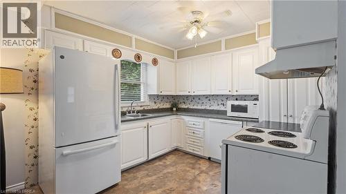 303 Cedar Drive, Turkey Point, ON - Indoor Photo Showing Kitchen