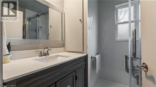 303 Cedar Drive, Turkey Point, ON - Indoor Photo Showing Bathroom