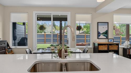 2724 Huckleberry Lane, Kimberley, BC - Indoor Photo Showing Kitchen With Double Sink