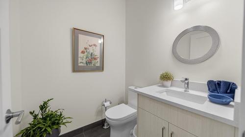 2724 Huckleberry Lane, Kimberley, BC - Indoor Photo Showing Bathroom