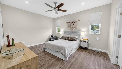 2724 Huckleberry Lane, Kimberley, BC - Indoor Photo Showing Bedroom