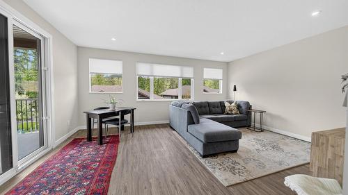 2724 Huckleberry Lane, Kimberley, BC - Indoor Photo Showing Living Room