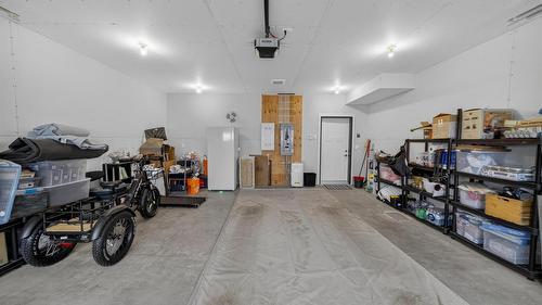 2724 Huckleberry Lane, Kimberley, BC - Indoor Photo Showing Garage