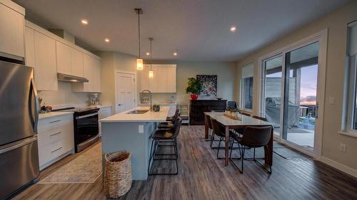 2724 Huckleberry Lane, Kimberley, BC - Indoor Photo Showing Kitchen With Upgraded Kitchen