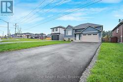 28 RIDGE ROAD S Fort Erie, ON L0S 1B0