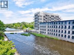 19 GUELPH Avenue Unit# 303  Cambridge, ON N3C 1A2